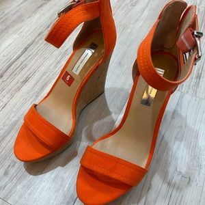 Sunset orange wedges! New🔥